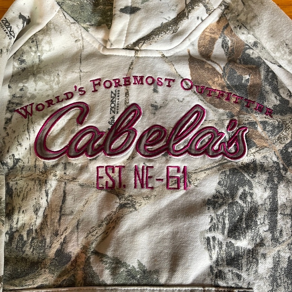 Extra large kids cabelas jackets, fits like a women’s small, good condition